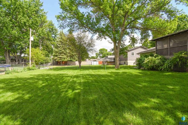 5900 W 50th St, Sioux Falls, SD 57106
