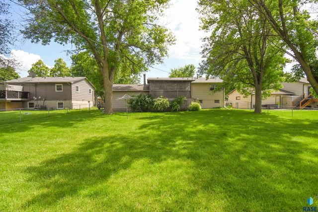 5900 W 50th St, Sioux Falls, SD 57106