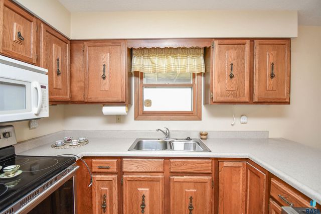 5900 W 50th St, Sioux Falls, SD 57106