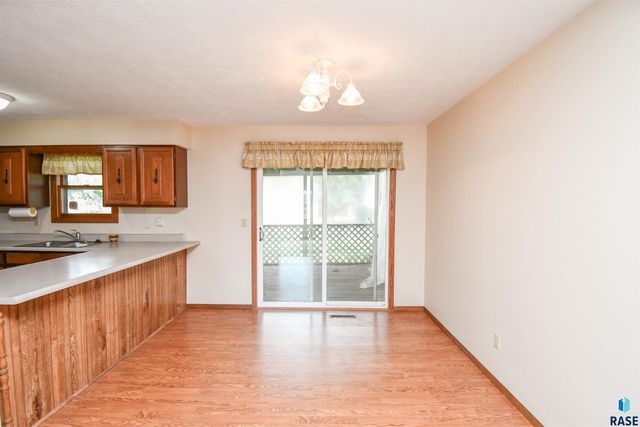 5900 W 50th St, Sioux Falls, SD 57106