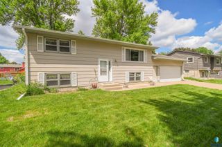 5900 W 50th St, Sioux Falls, SD 57106