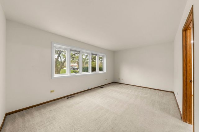 9371 Windsor Parkway 160, Tinley Park, IL 60487