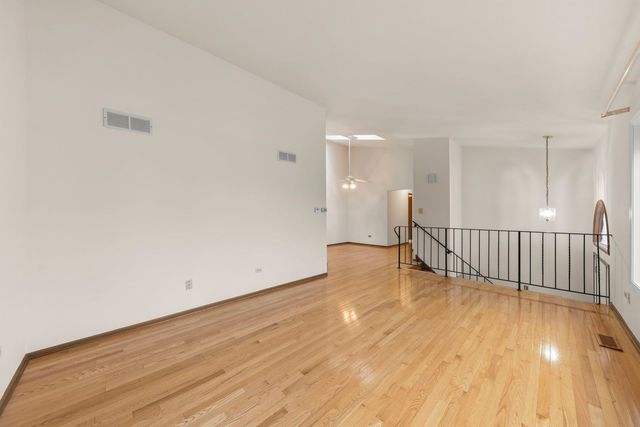 9371 Windsor Parkway 160, Tinley Park, IL 60487
