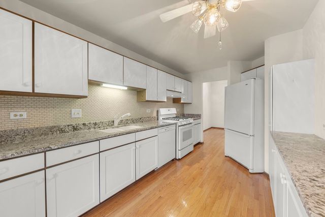 9371 Windsor Parkway 160, Tinley Park, IL 60487