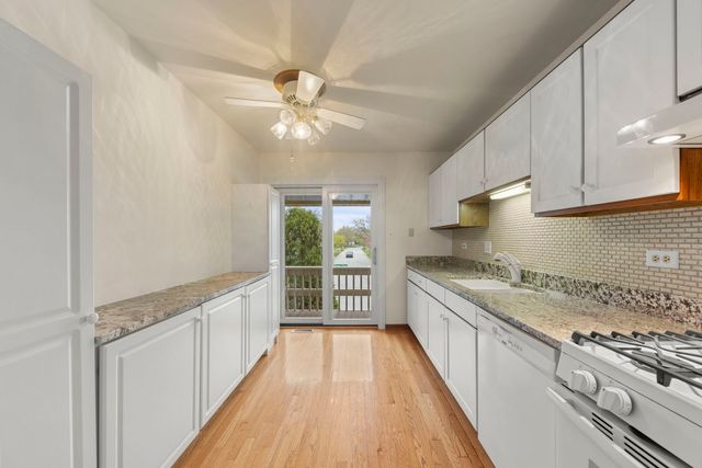 9371 Windsor Parkway 160, Tinley Park, IL 60487