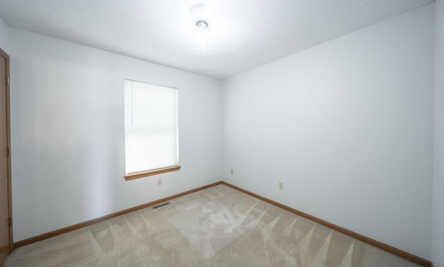 1628 E Adams Street, Springfield, MO 65803