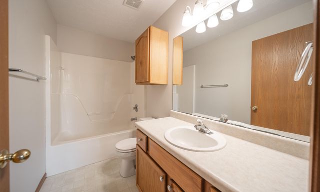 1628 E Adams Street, Springfield, MO 65803