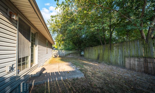 1628 E Adams Street, Springfield, MO 65803