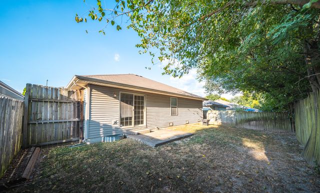 1628 E Adams Street, Springfield, MO 65803