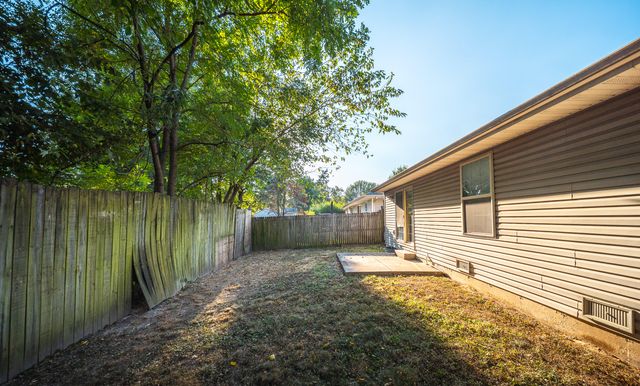 1628 E Adams Street, Springfield, MO 65803