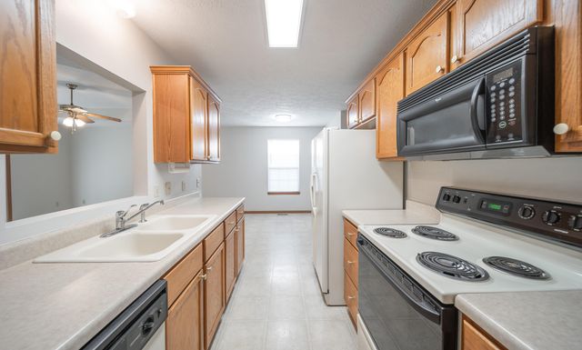 1628 E Adams Street, Springfield, MO 65803