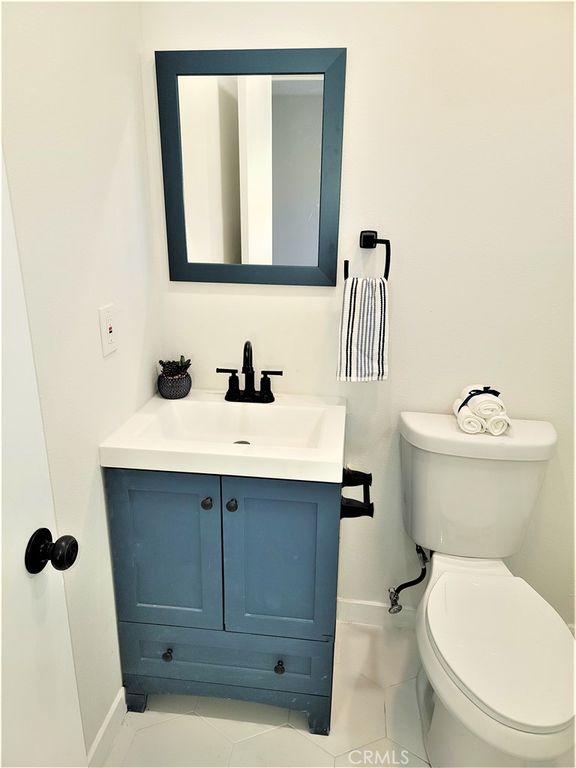 Image 8 of property listing at 7040 3rd, Los Angeles, CA 90043