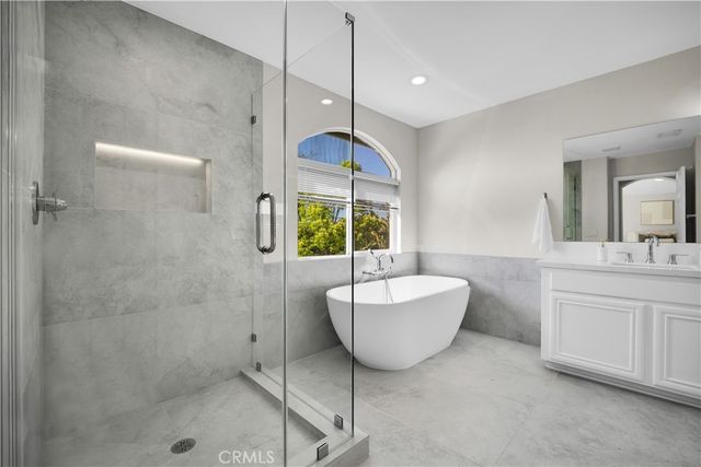 2029 Roadrunner Avenue, Newbury Park, CA 91320