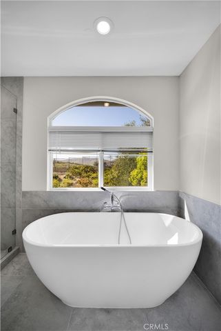 2029 Roadrunner Avenue, Newbury Park, CA 91320