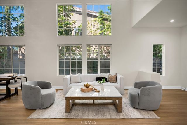 2029 Roadrunner Avenue, Newbury Park, CA 91320