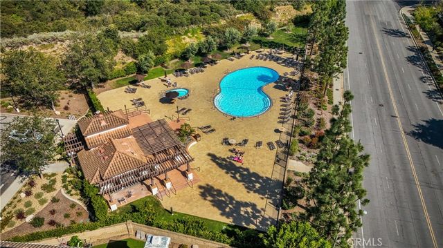 2029 Roadrunner Avenue, Newbury Park, CA 91320