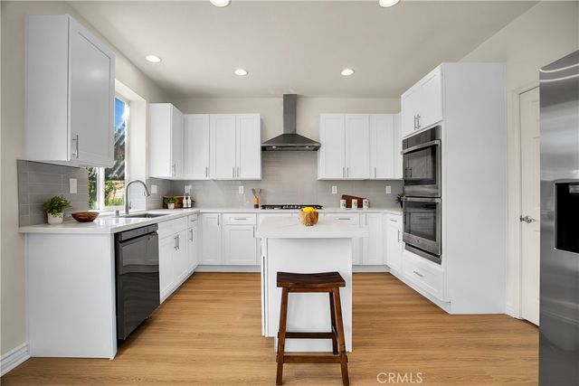 2029 Roadrunner Avenue, Newbury Park, CA 91320