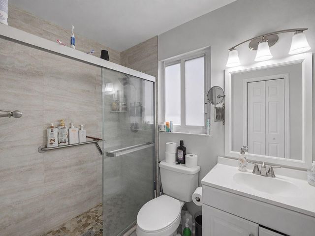4675 Lakeside Circle, West Palm Beach, FL 33417
