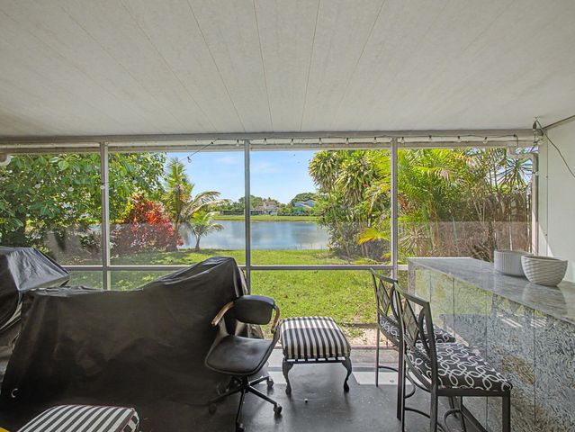 4675 Lakeside Circle, West Palm Beach, FL 33417