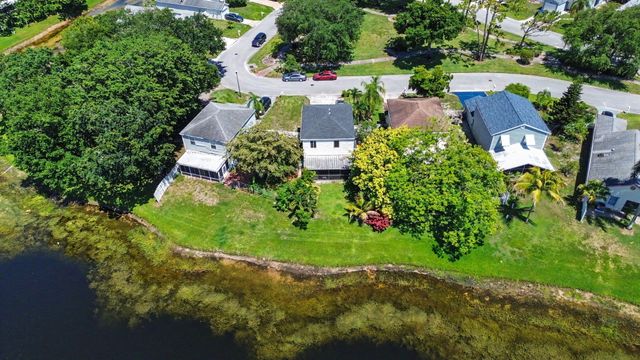 4675 Lakeside Circle, West Palm Beach, FL 33417