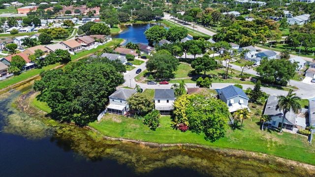 4675 Lakeside Circle, West Palm Beach, FL 33417