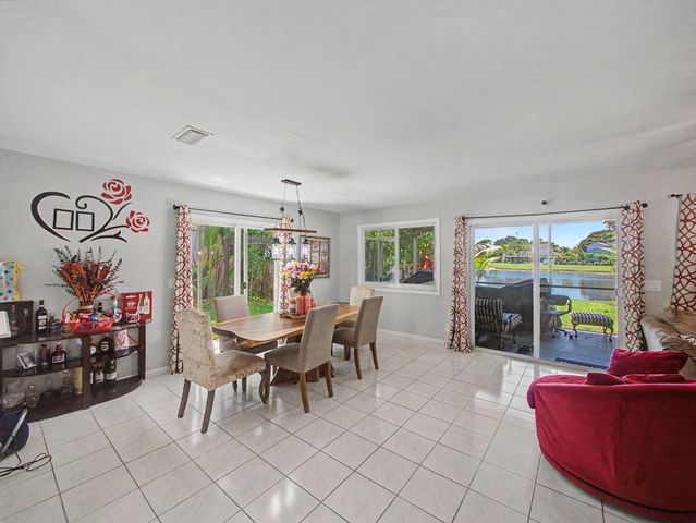 4675 Lakeside Circle, West Palm Beach, FL 33417