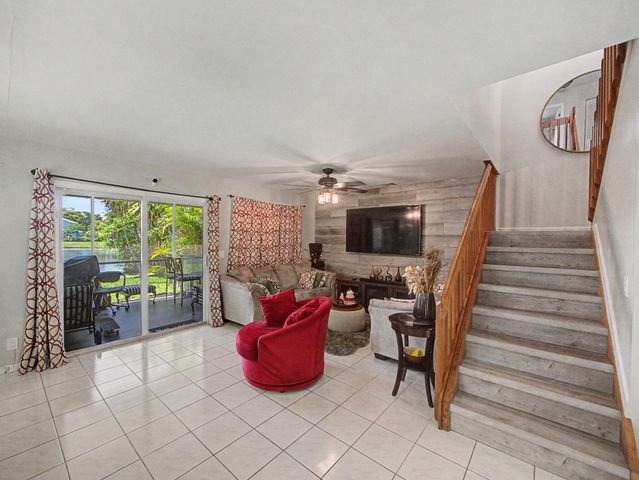 4675 Lakeside Circle, West Palm Beach, FL 33417