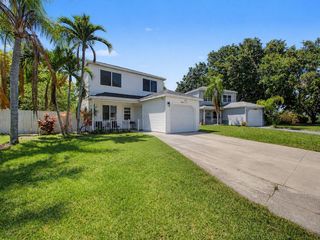 4675 Lakeside Circle, West Palm Beach, FL 33417