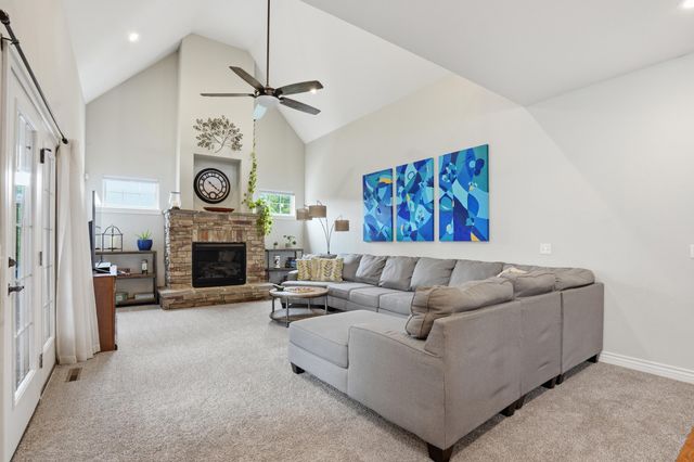 3409 N Fenwicke Street, Ozark, MO 65721