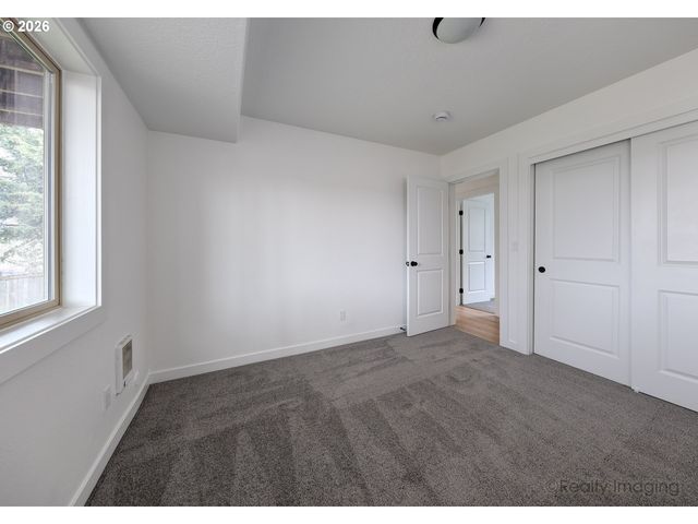 523 ROOSEVELT St, Oregon City, OR 97045