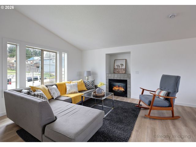 523 ROOSEVELT St, Oregon City, OR 97045