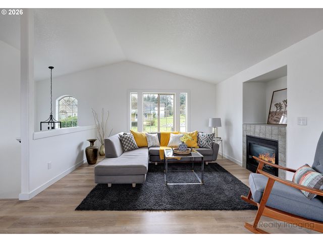 523 ROOSEVELT St, Oregon City, OR 97045