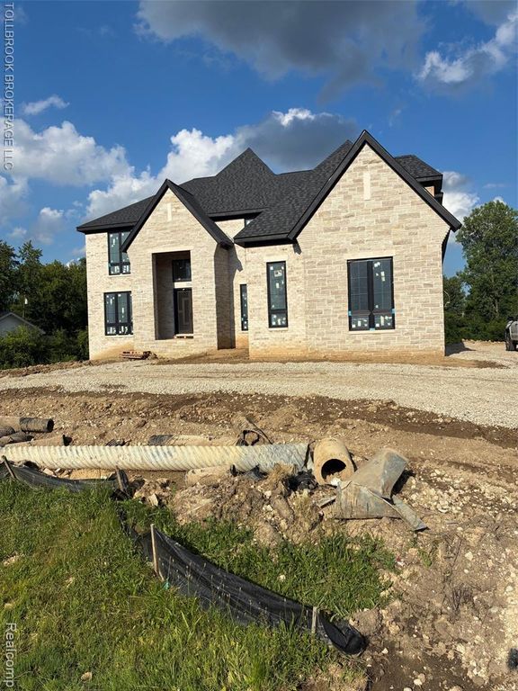 3356 Alpine, Troy, MI 48084