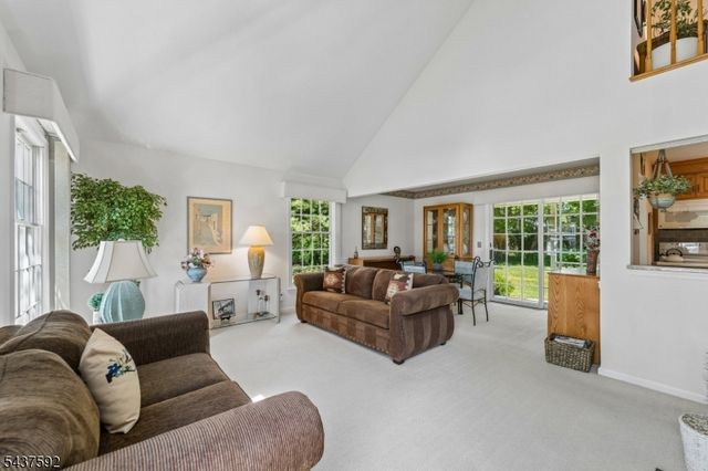 8 Gelsey Ln, Bernards Twp., NJ 07920