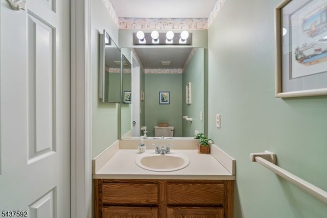 8 Gelsey Ln, Bernards Twp., NJ 07920