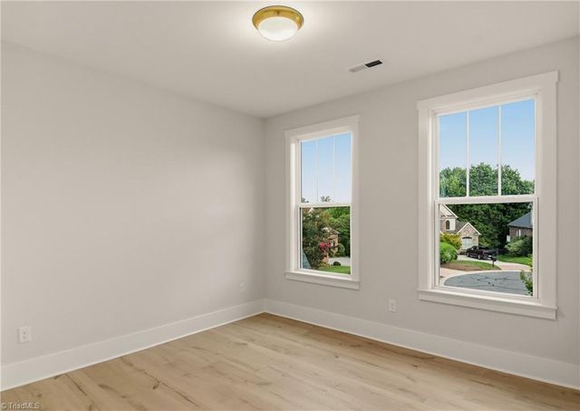 1005 W Pinehurst Court 1042, Clemmons, NC 27012