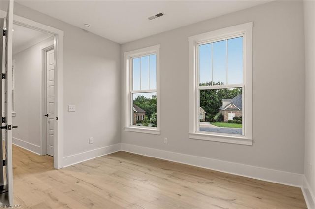 1005 W Pinehurst Court 1042, Clemmons, NC 27012