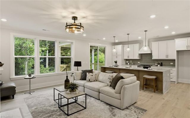 1005 W Pinehurst Court 1042, Clemmons, NC 27012