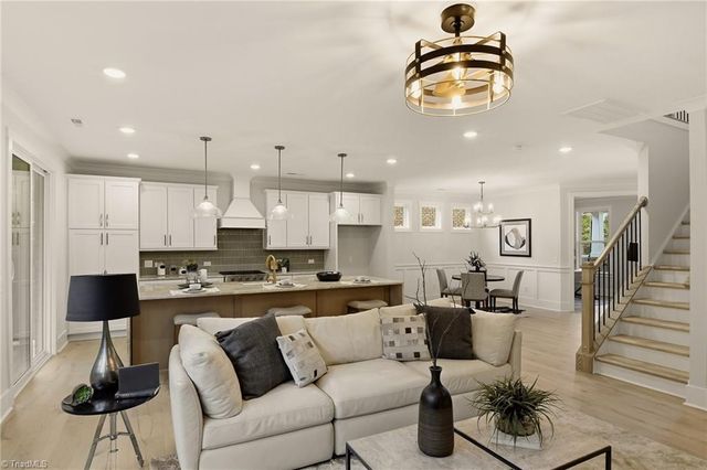 1005 W Pinehurst Court 1042, Clemmons, NC 27012