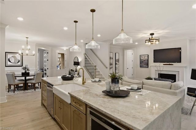 1005 W Pinehurst Court 1042, Clemmons, NC 27012