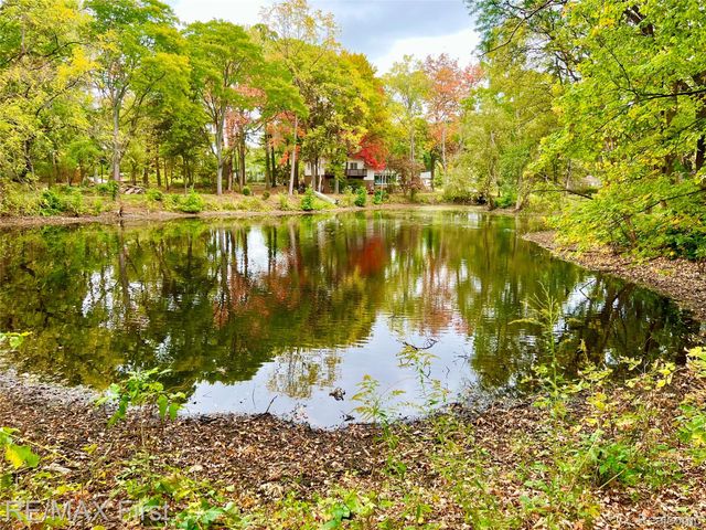 2375 SNELLBROOK, Auburn Hills, MI 48326