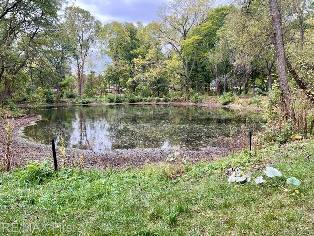 2375 SNELLBROOK, Auburn Hills, MI 48326