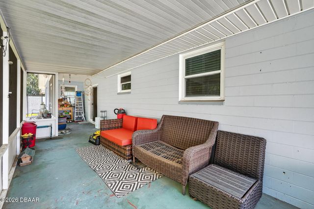 327 London Road, Holly Hill, FL 32117