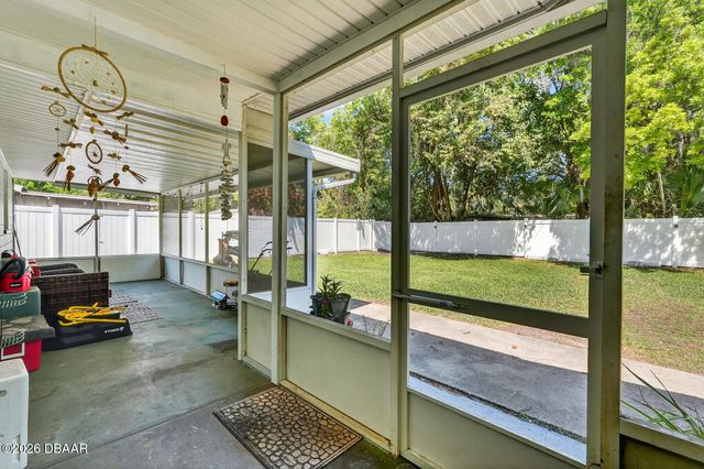 327 London Road, Holly Hill, FL 32117