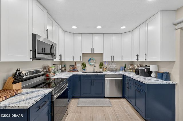 327 London Road, Holly Hill, FL 32117