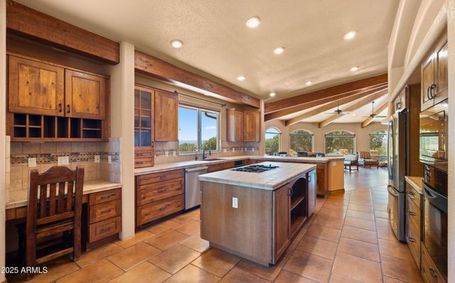 6600 W RAMBLING Road, Prescott, AZ 86305