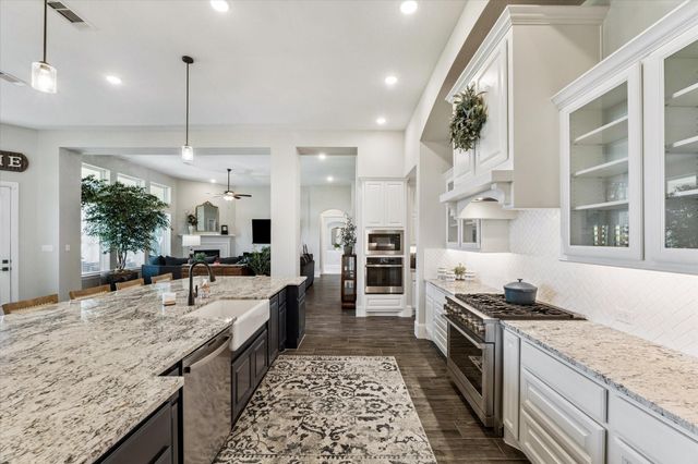 2547 Sandy Lake Drive, Friendswood, TX 77546
