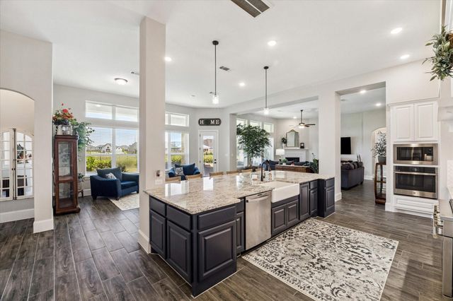 2547 Sandy Lake Drive, Friendswood, TX 77546