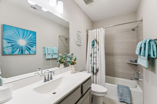 2547 Sandy Lake Drive, Friendswood, TX 77546
