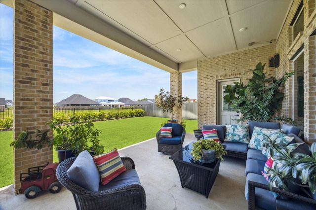 2547 Sandy Lake Drive, Friendswood, TX 77546